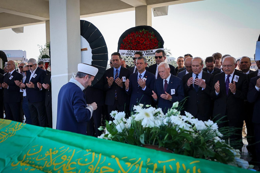 Özgür Özel ve Kemal Kılıçdaroğlu cenazede yan yana geldi - Resim: 4