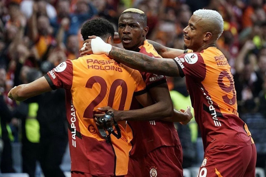 Galatasaray'dan Osimhen için yeni teklif! Napoli bu yüzden ''evet'' demiyormuş - Resim: 4