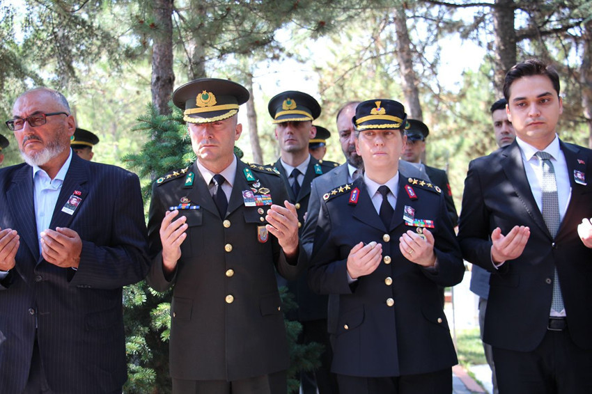 Çatışmada şehit düşmüştü... Şehidimizin naaşı tam 67 yıl sonra memleketine defnedildi... - Resim: 4