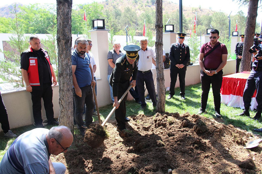 Çatışmada şehit düşmüştü... Şehidimizin naaşı tam 67 yıl sonra memleketine defnedildi... - Resim: 3