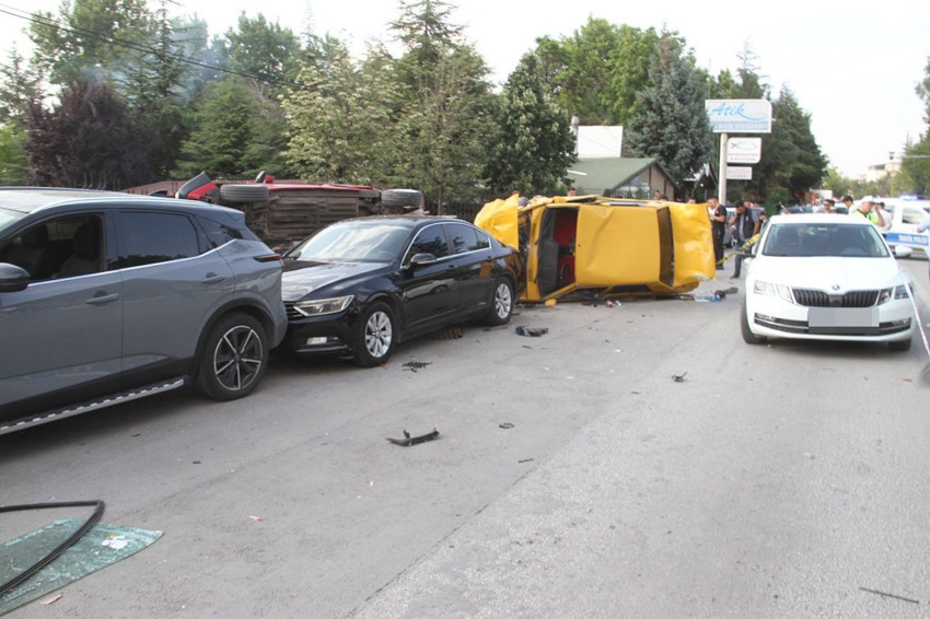 Ehliyetsiz trafik canavarı ortalığı savaş alanına çevirdi - Resim: 2
