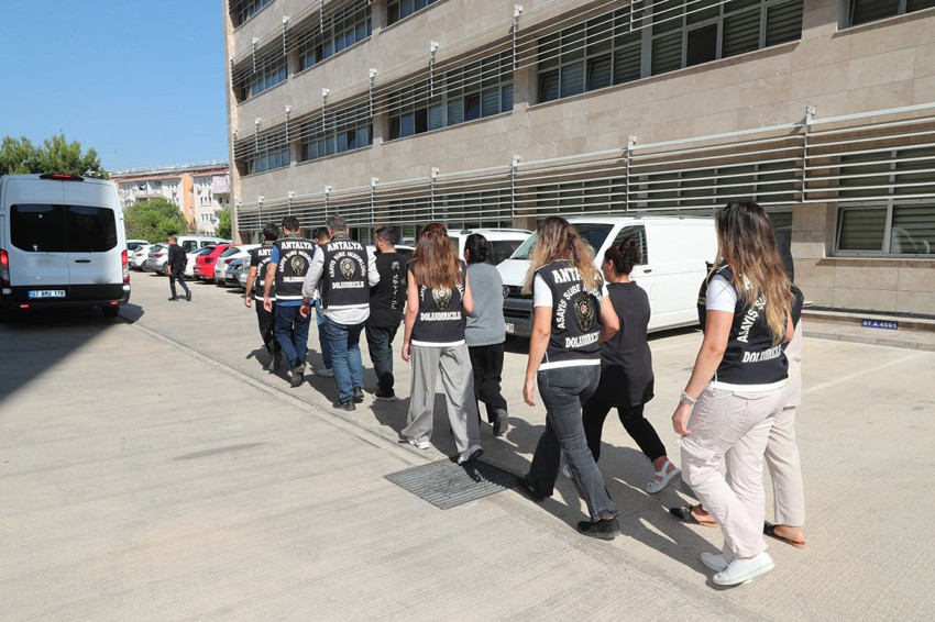 0850'li telefonlardan arayan vurgun çetesi çökertildi - Resim: 1