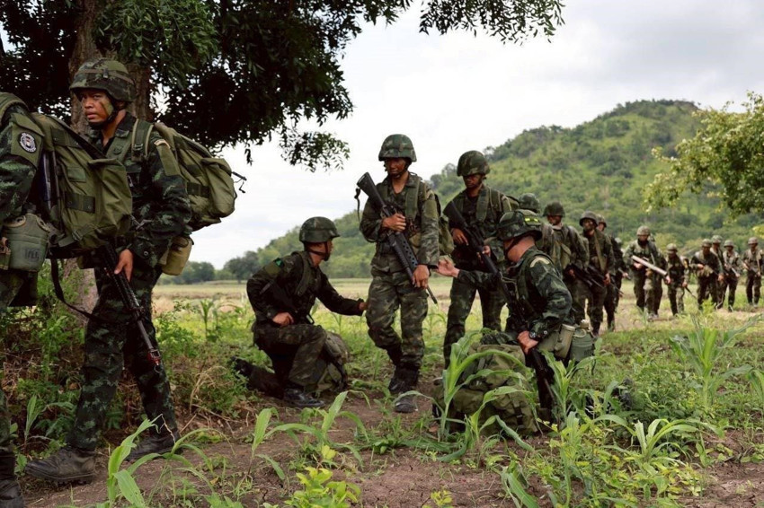 İki ülke arasında çatışmalar yeniden alevlendi: 100 binden fazla kişi tahliye edildi - Resim: 1