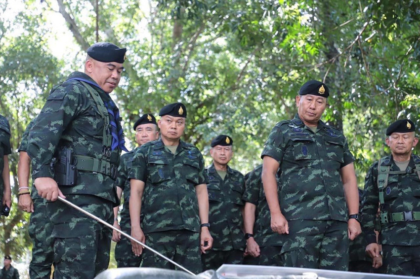 İki ülke arasında çatışmalar yeniden alevlendi: 100 binden fazla kişi tahliye edildi - Resim: 3