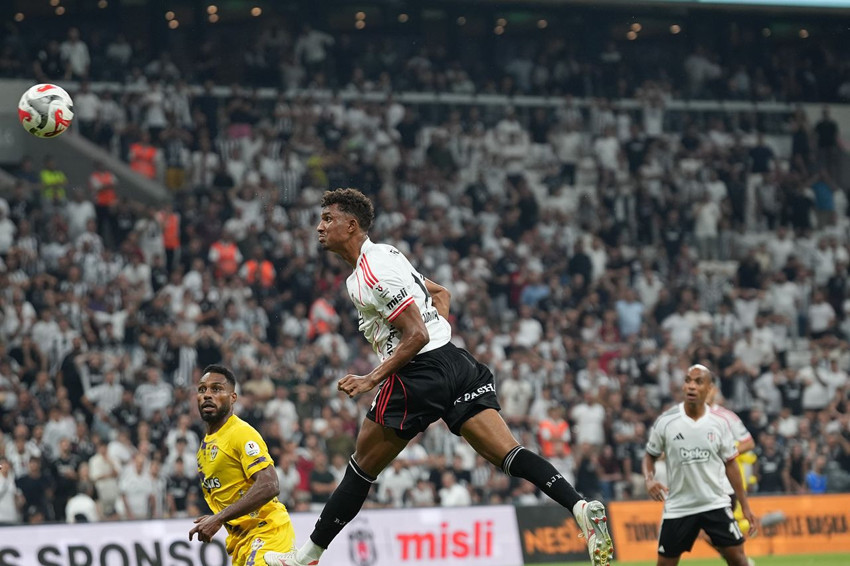 Beşiktaş kendi evinde bile tat vermedi: 3 puan 90+6'da geldi - Resim: 4