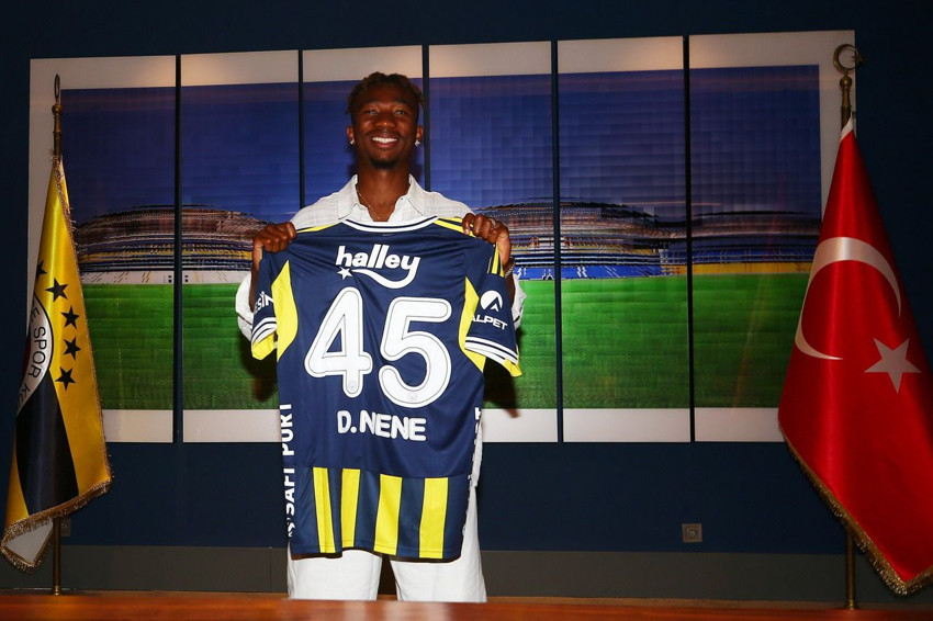 Fenerbahçe'de imzalar atıldı: 22 yaşındaki Nene Fenerbahçe'de.. - Resim: 3