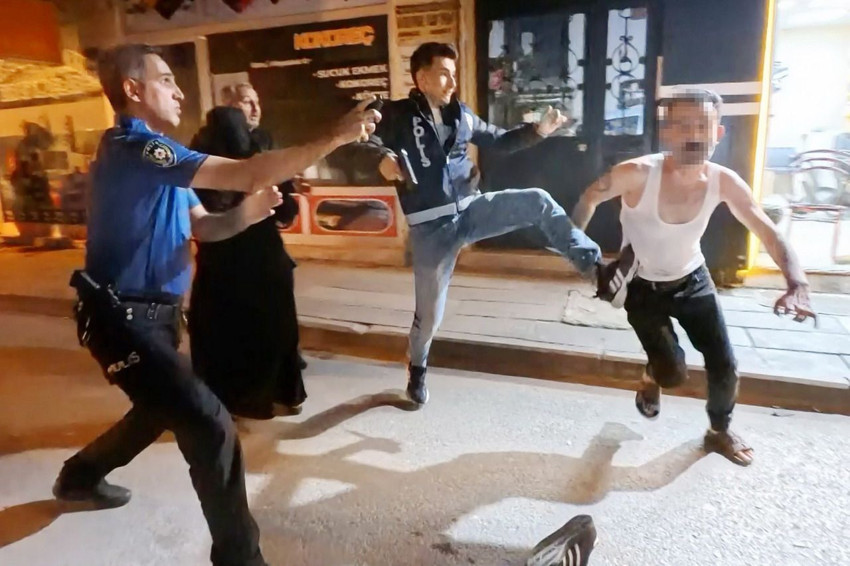 Şehir eşkıyaları ortalığı karıştırdı; 2'si polis 4 yaralı var - Resim: 1