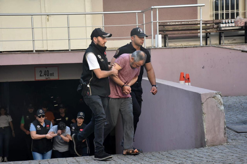 İzmir'de karakola saldırıp 2 polisi şehit eden şüpheliyle ilgili bir akılalmaz ayrıntı daha - Resim: 1