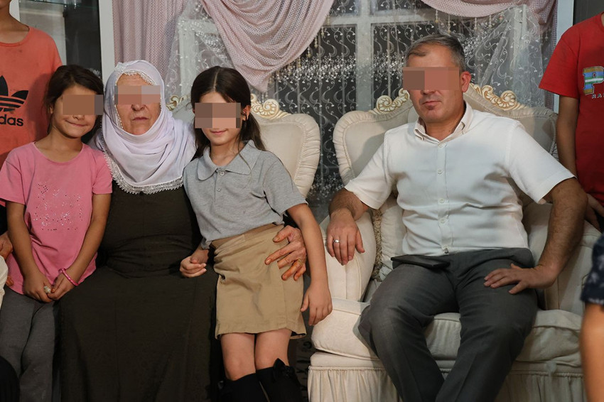 Biri köye gelip, babasını rüyasında gördüğünü söyleyince ikizlerin peşine düştüler - Resim: 2