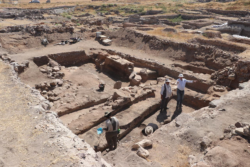 Asırlar önce yangında küle dönen sarayın kalıntıları ortaya çıktı - Resim: 2