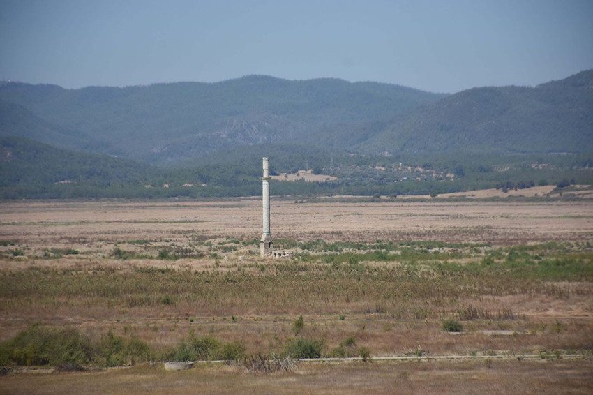 Bir zamanlar içme suyu kaynağı masmavi bir cennetti... Bugün ise bir çöl - Resim: 1