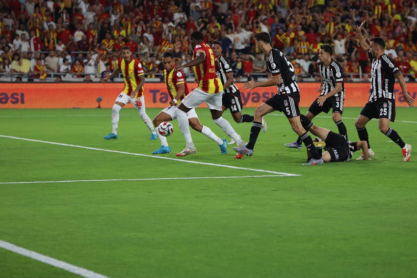 Kartal'a ağır darbe! Beşiktaş, Göztepe'ye farklı yenildi - Resim: 4