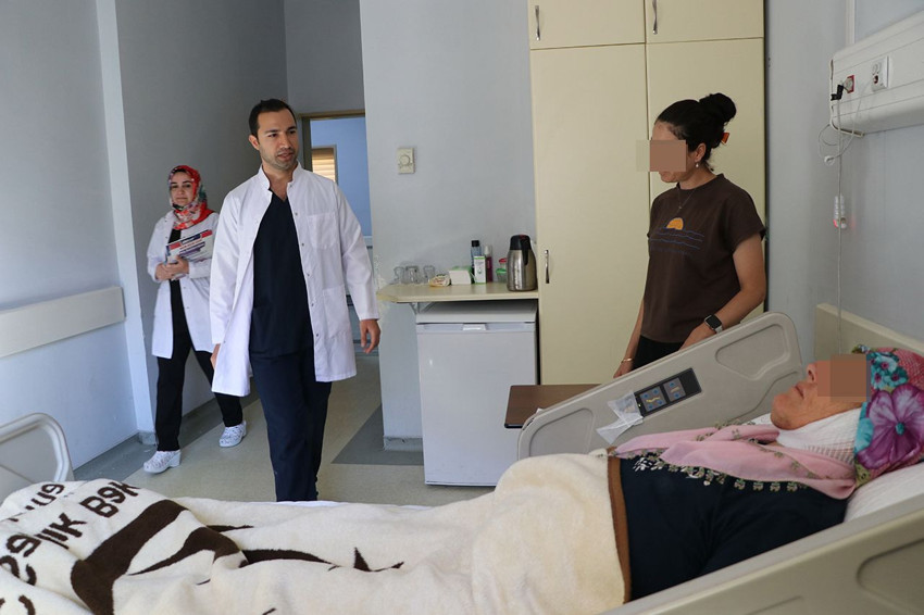 Tam 15 yıldır mimiksiz yaşıyordu... Yıllar sonra sağlığına kavuştu - Resim: 1