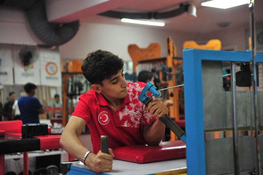 Türkiye'nin ''bileği bükülemeyen gençleri'' işte bu merkezde yetişiyor! - Resim: 1