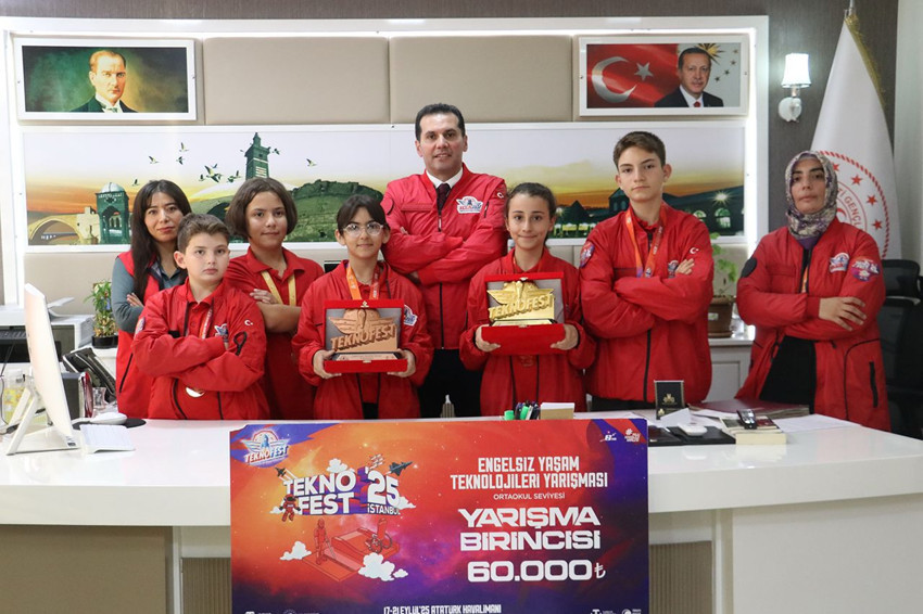 TEKNOFEST birincisi Diyarbakırlı öğrenciler ödüllerini Gazze'ye bağışladı - Resim: 1