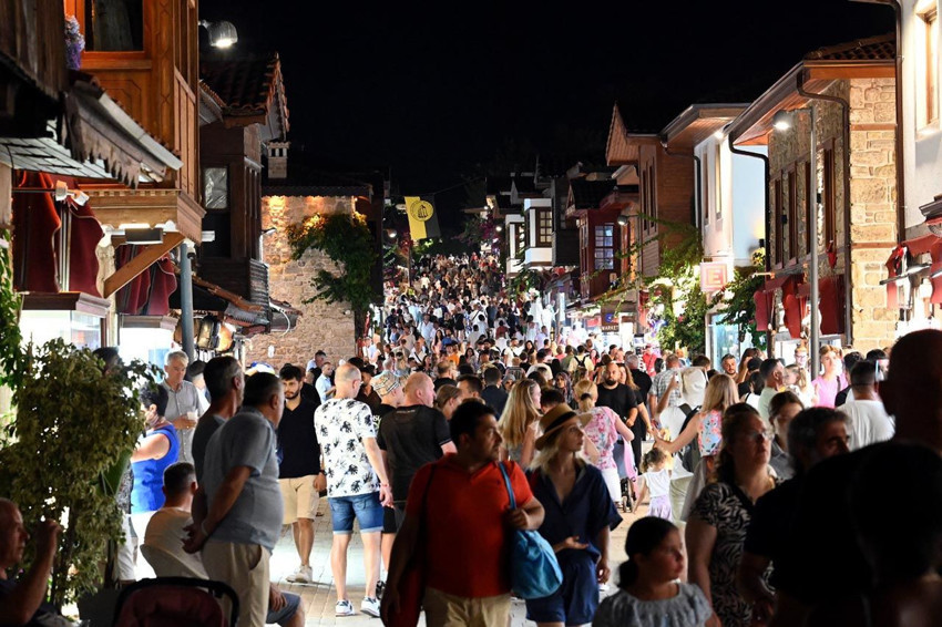 Tarihi mekanlarda gece ziyaretlerinin süresi uzatıldı - Resim: 3