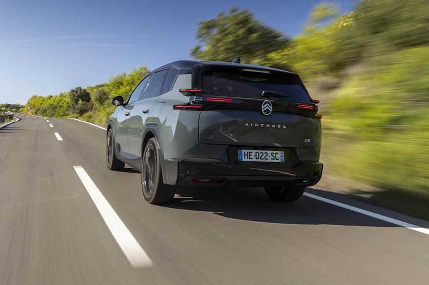 Citroen C5 Aircross yenilendi: Yeni Citroen C5 Aircross artık 'si elektrikli 3 farklı motora sahip - Resim: 4