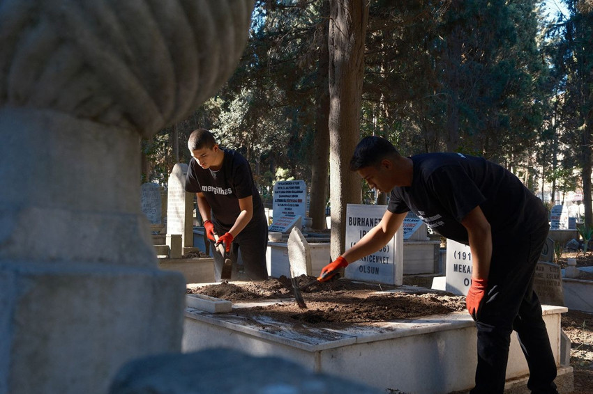 Onlar Türkiye'nin mezarlık fenomenleri: Hergün soluğu mezarlıkta alıyorlar - Resim: 3