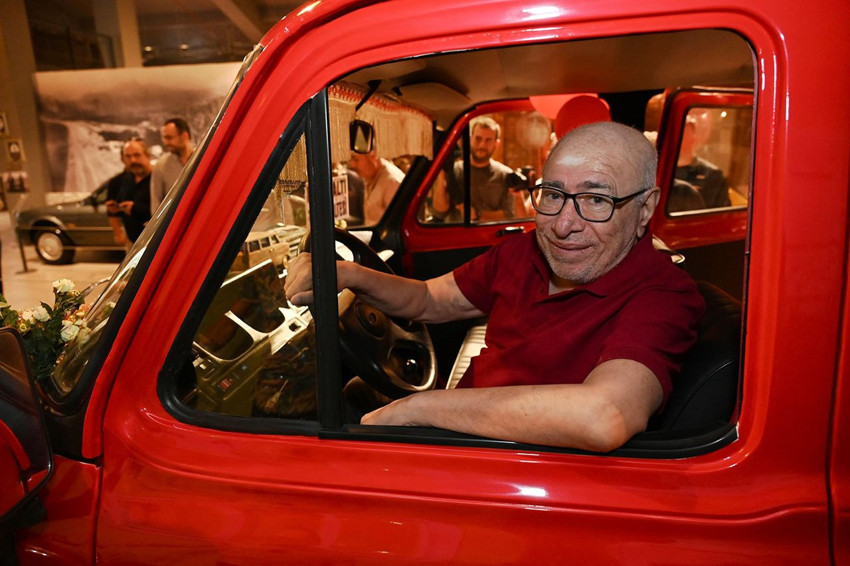 Yeşilçam'ın Çiçek Abbas'ı yıllar sonra unutulmaz filmdeki unutulmaz minibüsüyle buluştu - Resim: 4