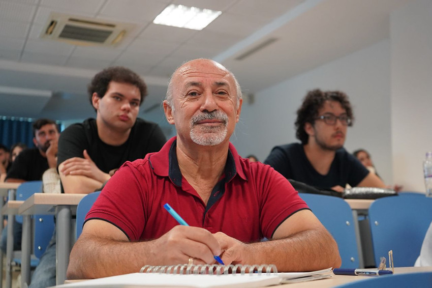 Yılllarca öğretmenlik yapıp emekli oldu; şimdi de 63 yaşında üniversite öğrencisi oldu - Resim: 4