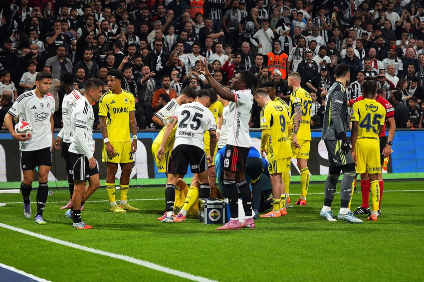 5 gol, 2 kırmızı kartlı Beşiktaş - Fenerbahçe derbisinde gülen taraf Fenerbahçe oldu - Resim: 3