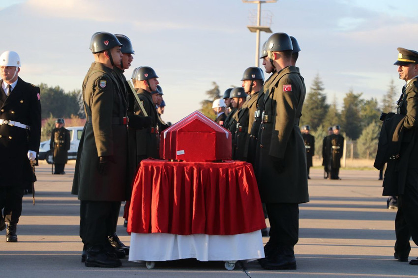 Bugün de ''günaydın'' diyemedik... 20 vatan evladına son görevde gözyaşları sel oldu - Resim: 2