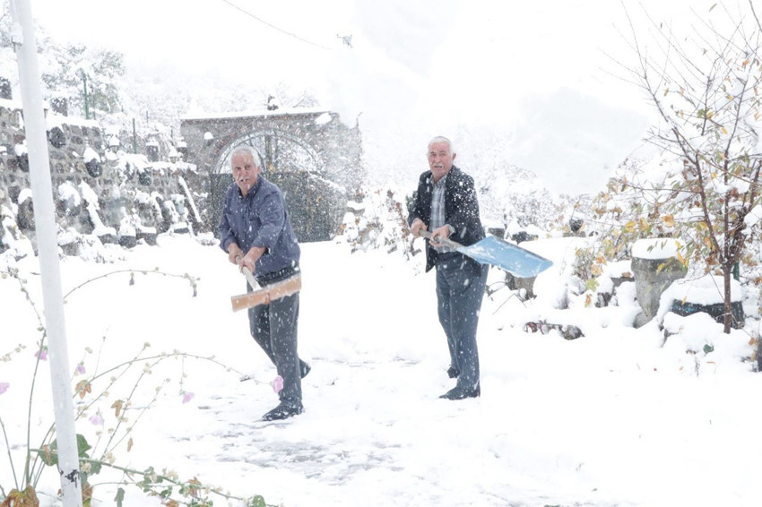 Türkiye'nin kar kuyularında hazırlıklar başladı: Her şey yaz ayları için... - Resim: 2