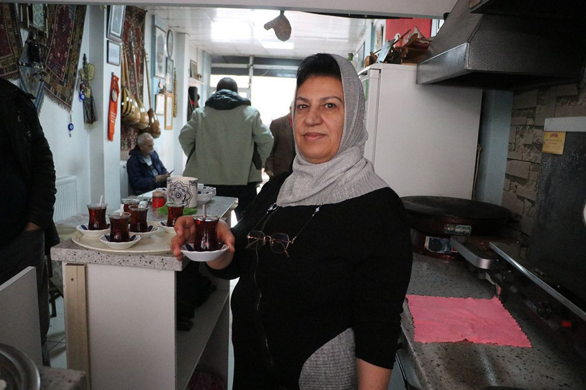 İlk kadın çaycıydı şimdi de ilk kadın adayı oldu - Resim: 3