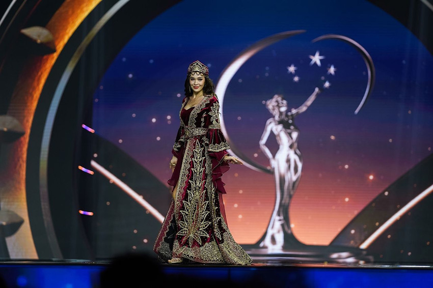 Kainat Güzellik Yarışması'nda birinci belli oldu, skandallar peş peşe patladı - Resim: 1