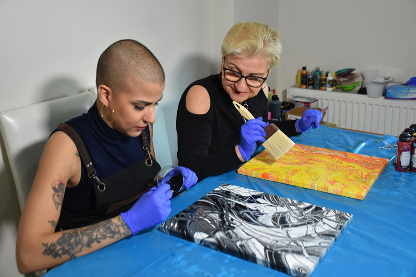 Meme kanseriyle mücadele eden anne-kızın mücadelesi herkese örnek oldu - Resim: 4