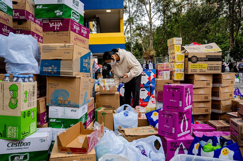 Binlerce kişinin yaşadığı sitedeki korkunç yangında can kaybı 100'ü de aştı - Resim: 3