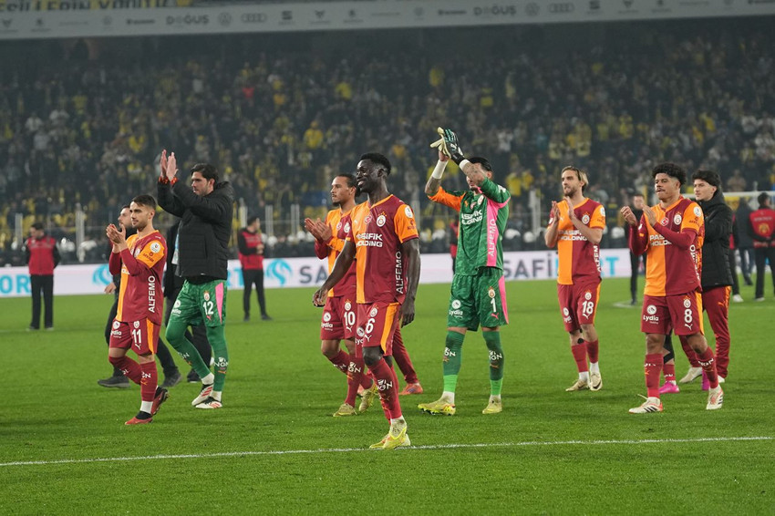Kadıköy'deki dev derbide Fenerbahçe ve Galatasaray 1'er golle 1'er puanı paylaştı - Resim: 1
