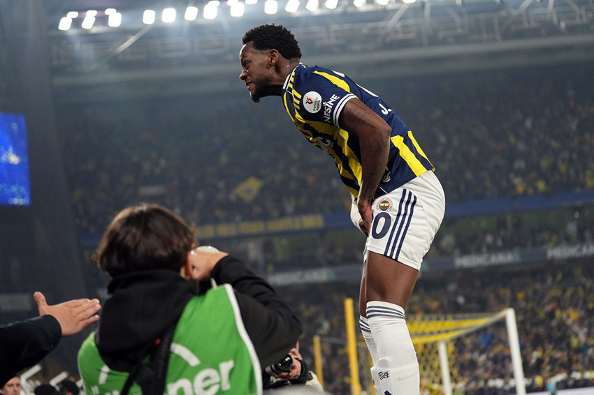 Galatasaray'dan Fenerbahçe'ye beraberliği getiren Jhon Duran hakkında suç duyurusu - Resim: 4