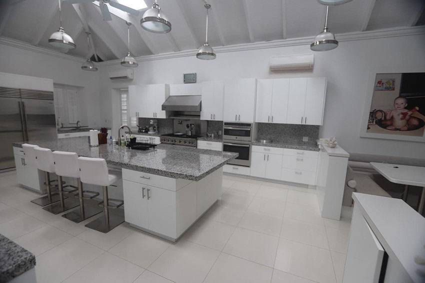 Mide bulandıran cinsel istismar skandalı Epstein dosyasından onlarca yeni fotoğraflar yayınlandı - Resim: 3