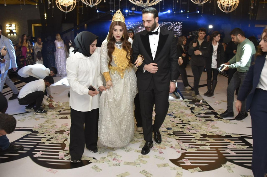 Barzani ailesinden, İzol Aşireti'ne avukat gelin geldi, geline kilolarca altın takıldı - Resim: 2