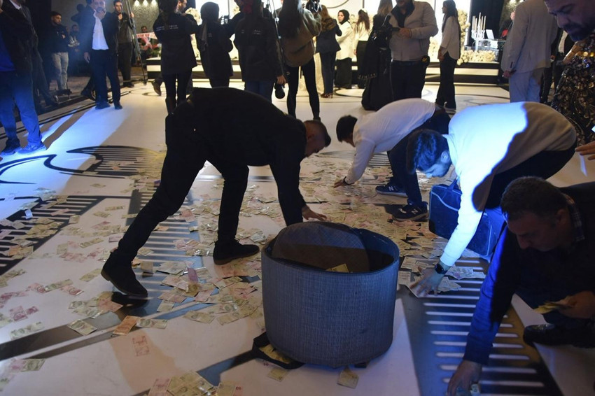 Barzani ailesinden, İzol Aşireti'ne avukat gelin geldi, geline kilolarca altın takıldı - Resim: 4