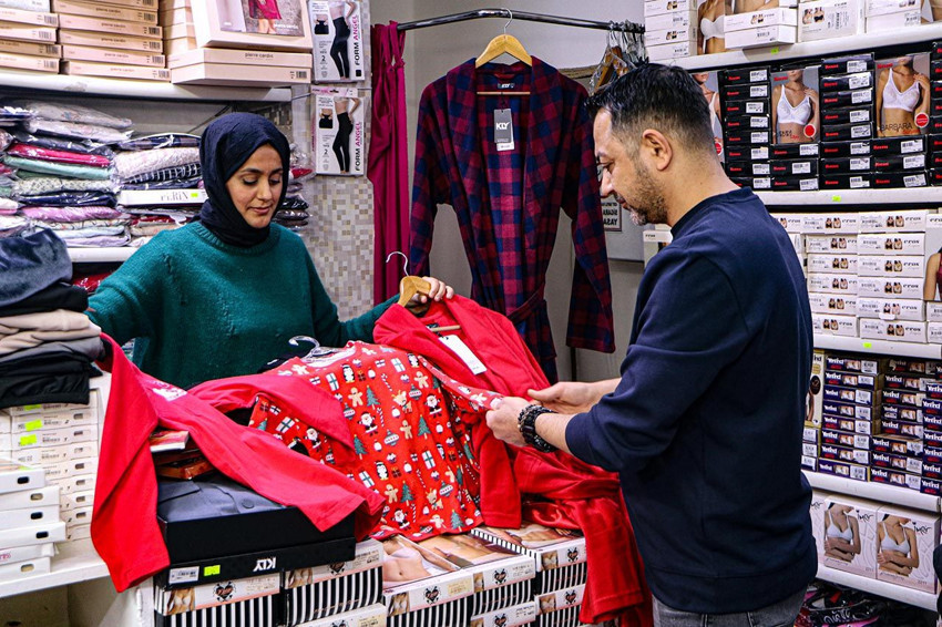 Yılbaşı öncesi kırmızı iç çamaşır satışları patladı - Resim: 2