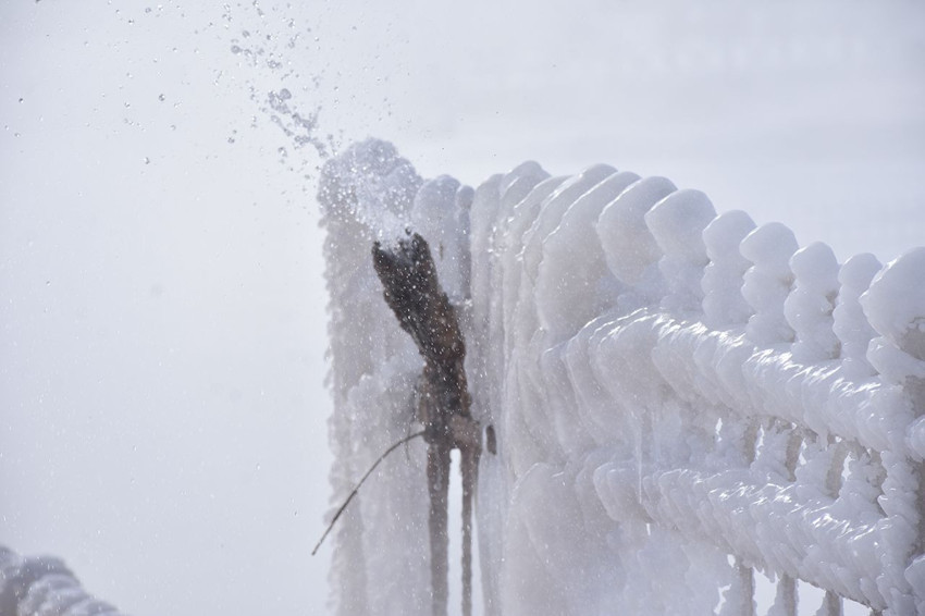Sibirya soğukları şok etkisi yarattı: 45 derecelik termal su bile dondu... - Resim: 3