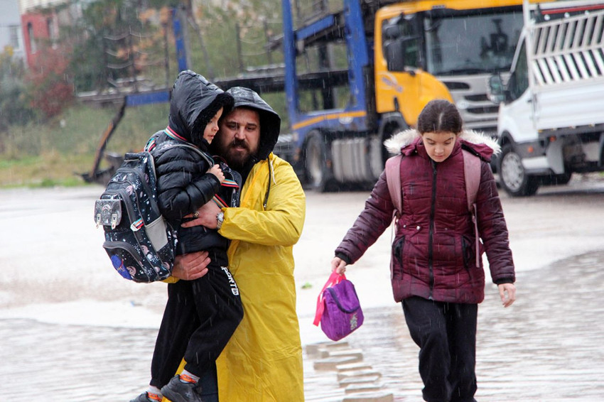 Lüks sitenin önünde görülmemiş rezalet: Vatandaş çözümü kendi bulmak zorunda kaldı - Resim: 3