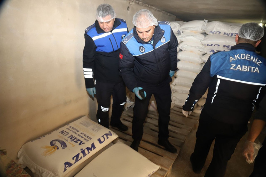 Fırında mide bulandıran görüntüler! Ramazan denetiminde imalathanede çıkmayan şey kalmadı - Resim: 4