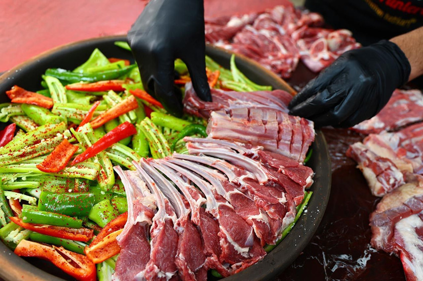 Hazırlaması 5 dakika, pişmesi 5 saat: Palu Tava iftar sofralarının yıldızı oldu - Resim: 2