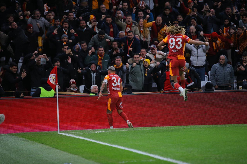 Galatasaray, Alanyaspor'u devirdi! Evinde yenilgiyi unuttu - Resim: 3