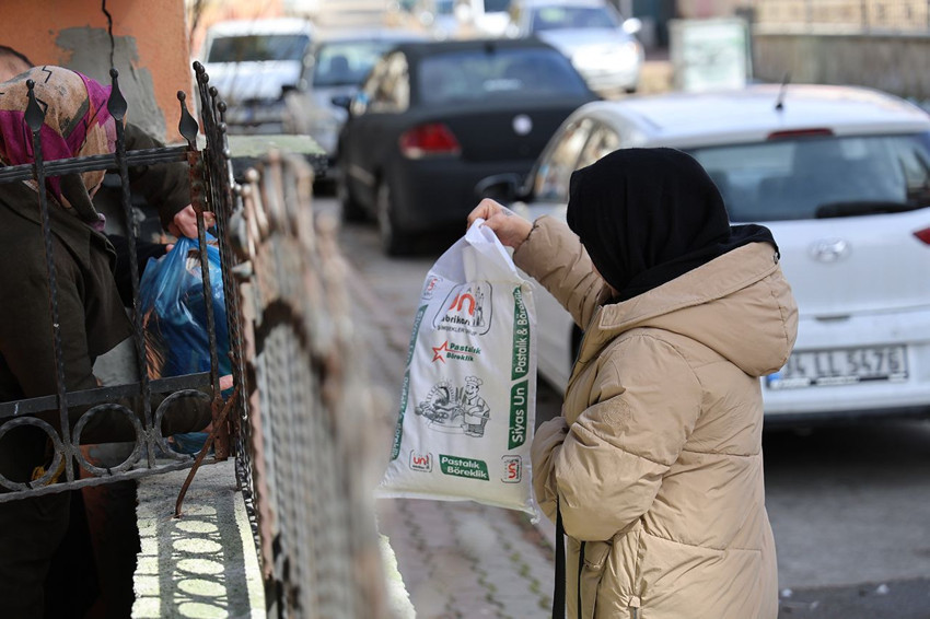 ''Kiminin parası kiminin duası'' gerçek oldu: Bu bakkalda parayla değil dua ile alışveriş yapılıyor - Resim: 2
