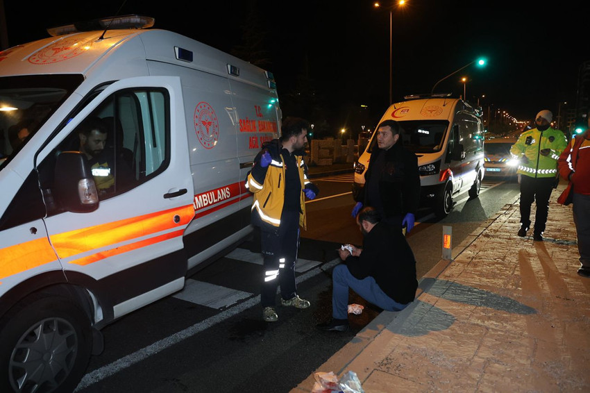 Alkollü trafik canavarına ''küfür'' dayağı! Yardım için durdular ama... - Resim: 3