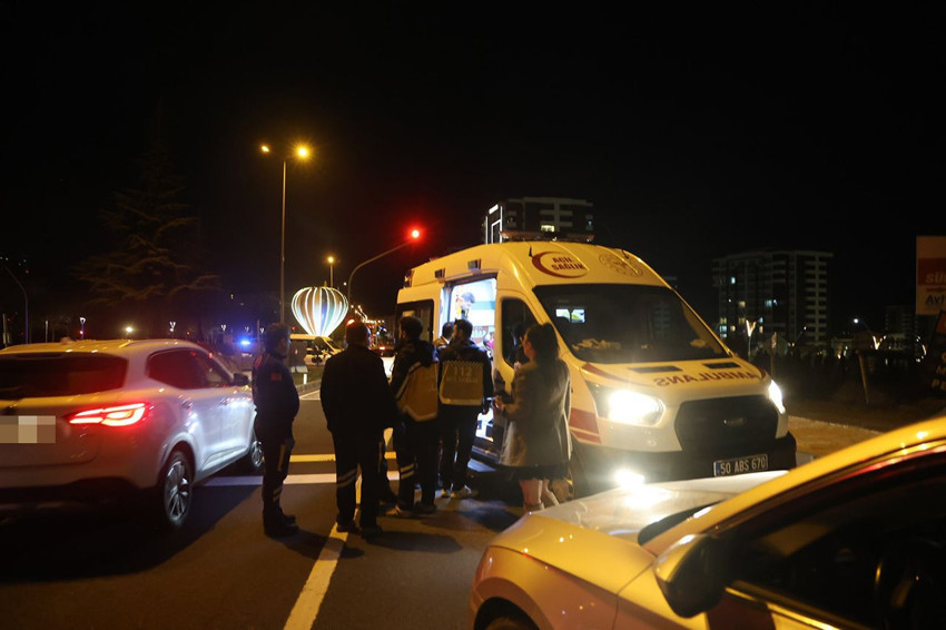 Alkollü trafik canavarına ''küfür'' dayağı! Yardım için durdular ama... - Resim: 4