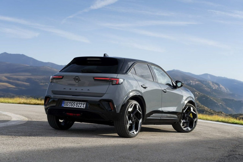 Opel'in 281 beygirlik şehir içi canavarı Mokka GSE Türkiye'de! - Resim: 3