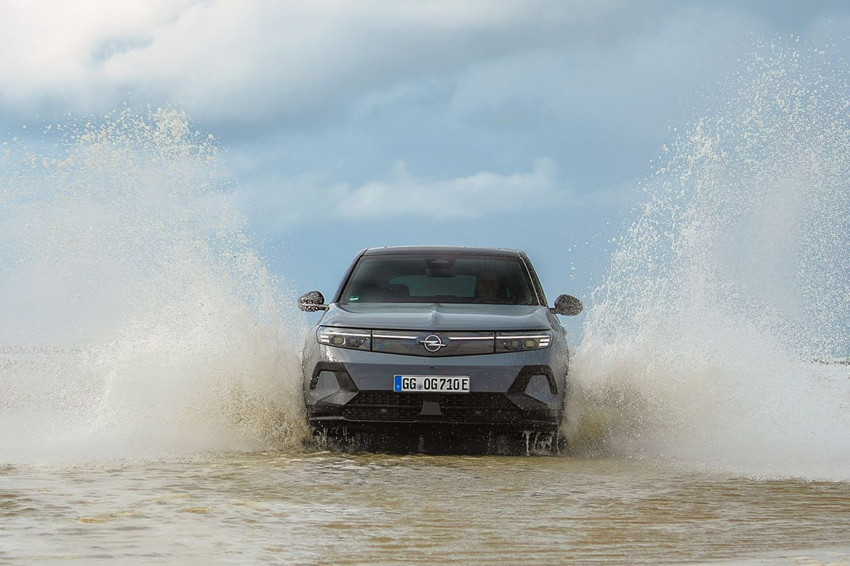 SUV tutkunlarının merakla beklediği yüzde 100 elektrikli, 4x4 SUV, Opel Grandland AWD Türkiye'de - Resim: 2
