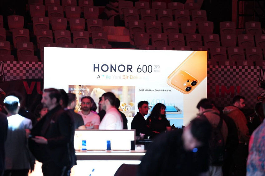 Yapay zekada yeni dönemi başlatan HONOR 600 serisi 10 Bin TL indirimle Türkiye’de! - Resim: 2