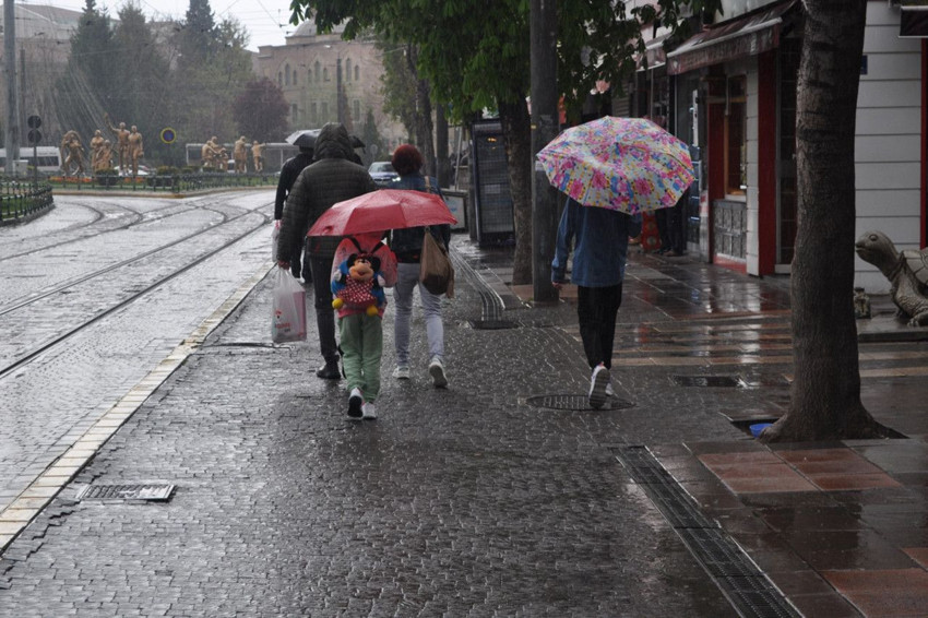 Adeta kış geri geldi... Çok sayıda ilimizde kuvvetli yağışlar var, sıcaklıklar 5 derece düşüyor! - Resim: 4