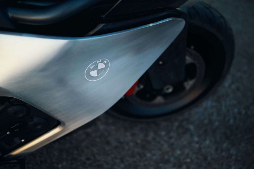 BMW'nin savaş uçağı tasarımlı 1.800 cc'lik yeni yol canavarı Vision K18 tanıtıldı - Resim: 4